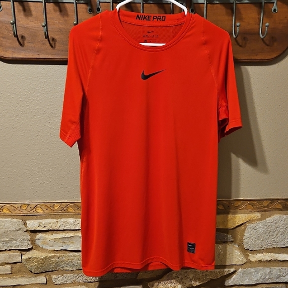 Nike Pro Men's Red Shirt Size Medium - Picture 1 of 6
